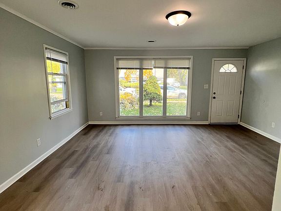 3rd image of 22181 Condon Ave