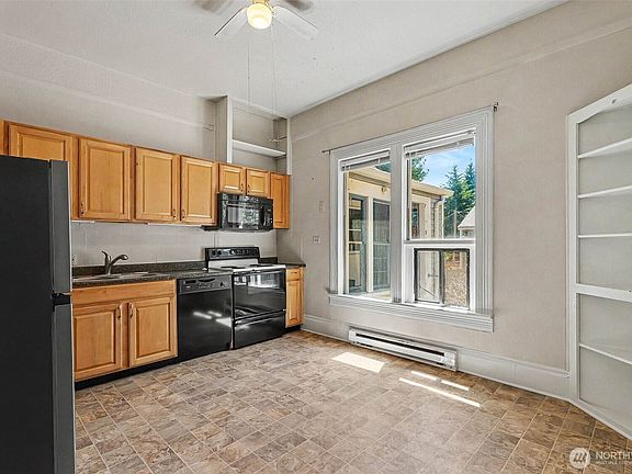 5th image of 140 S Cambrian Avenue