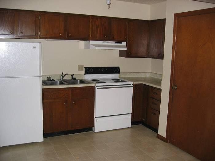 2nd image of 506 N D St