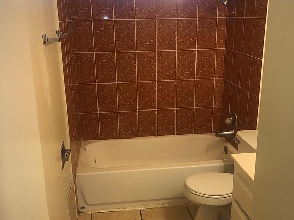 3rd image of 1924 Mayflower Pl