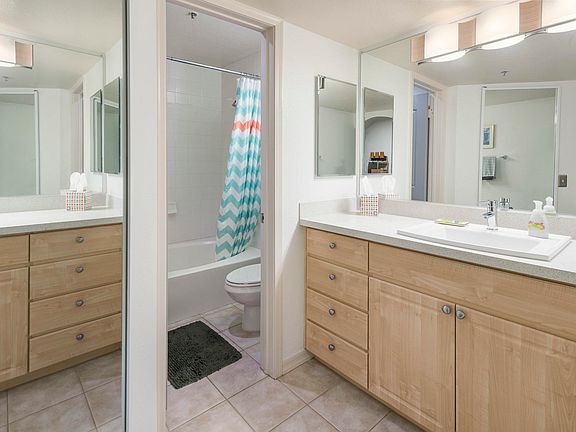 5th image of 5104 N 32nd St Unit 222