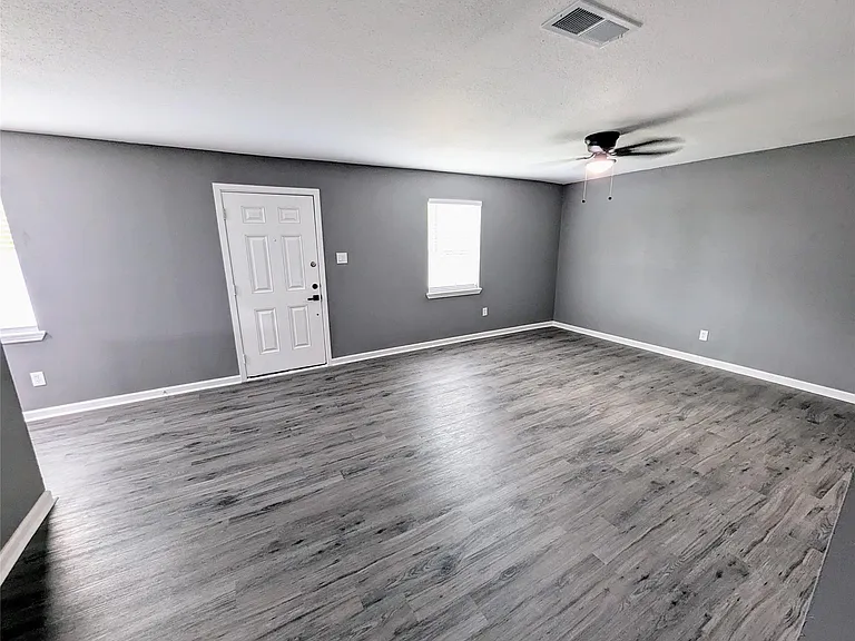2015 Rosalee St #4 — Photo 7