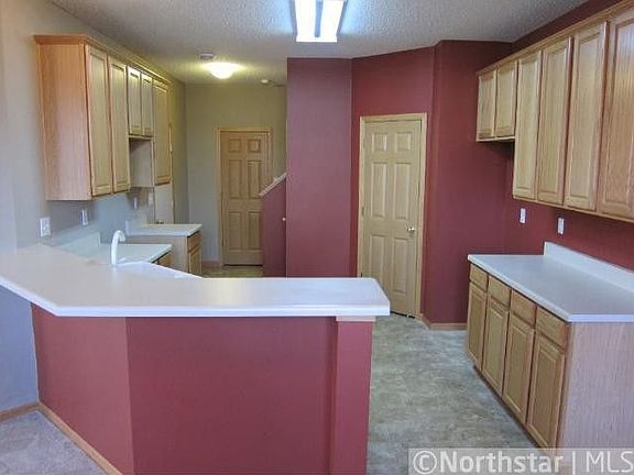 5th image of 117 River Woods Dr W