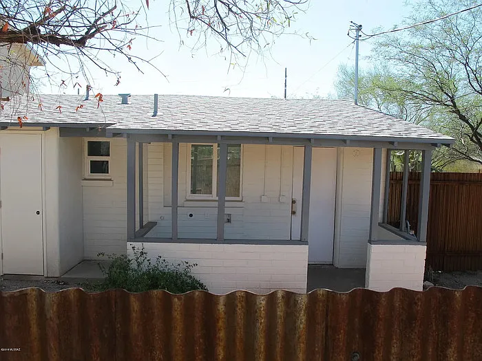 1120 E Water St — Photo 9