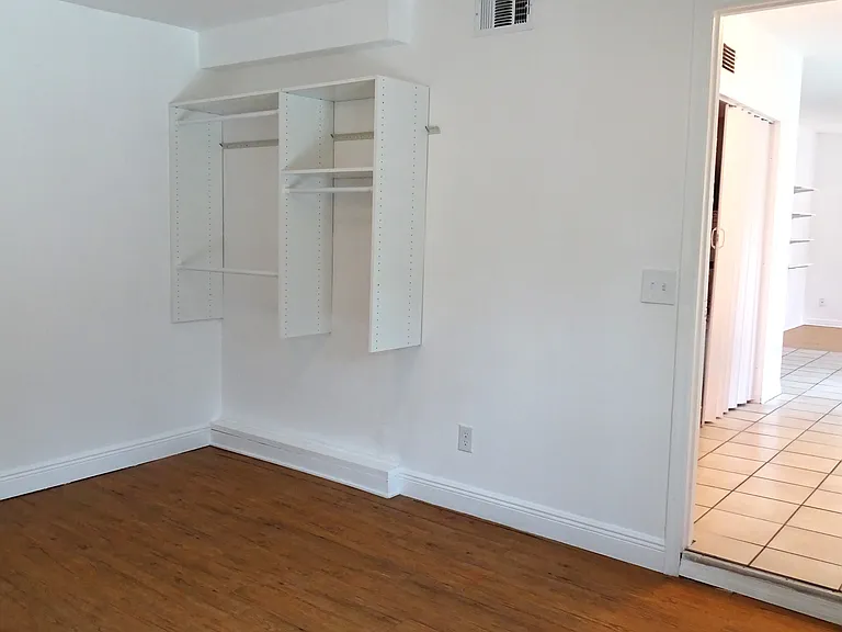 303 Georgetown Ave — Photo 19