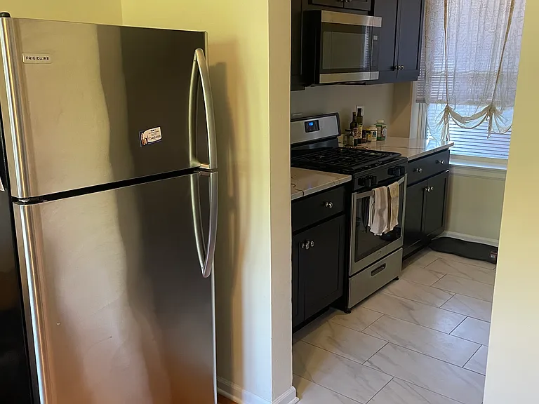 Shakespeare Apartments — Photo 17