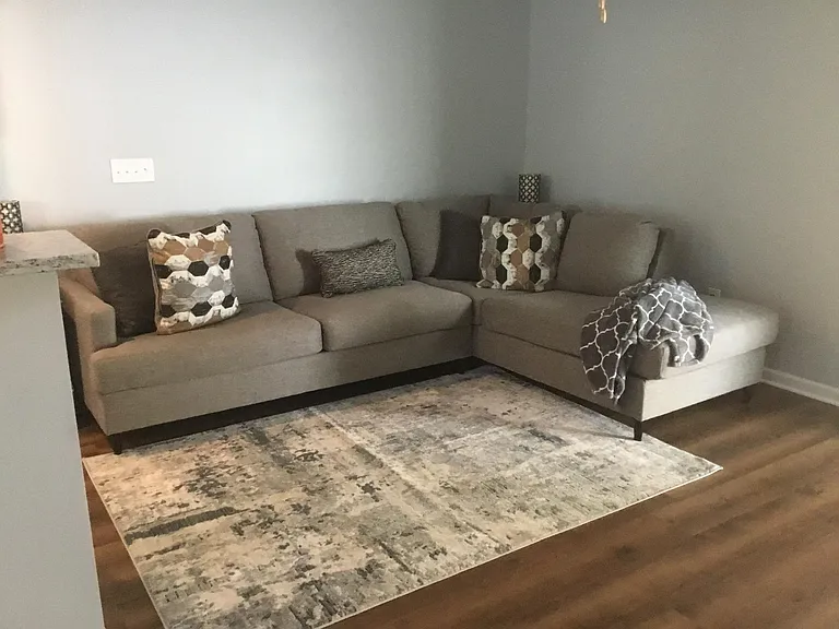319 Noble Ln — Photo 8