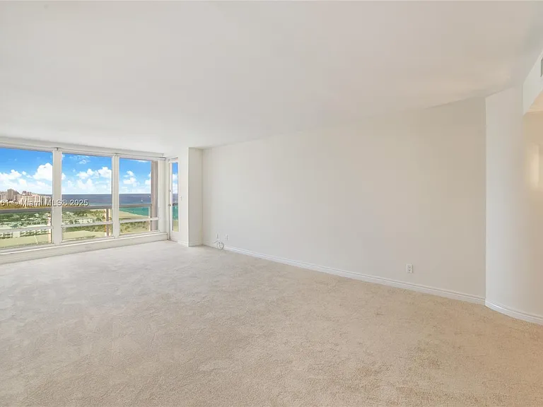 2100 S Ocean Ln #2007 — Photo 11