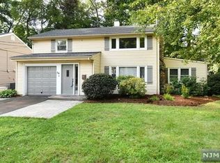 54 Donald Pl, Waldwick, NJ 07463