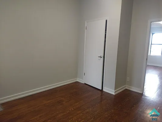 Rented by EXR | media 25