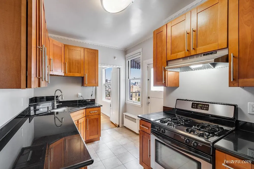 Fabulous View Spacious Remodeled Top Floor Corner 1bd! — Photo 1
