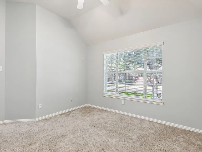 8447 Firewheel Ln — Photo 20