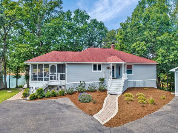 104 Deer Walk Trl, Huddleston, VA 24104
