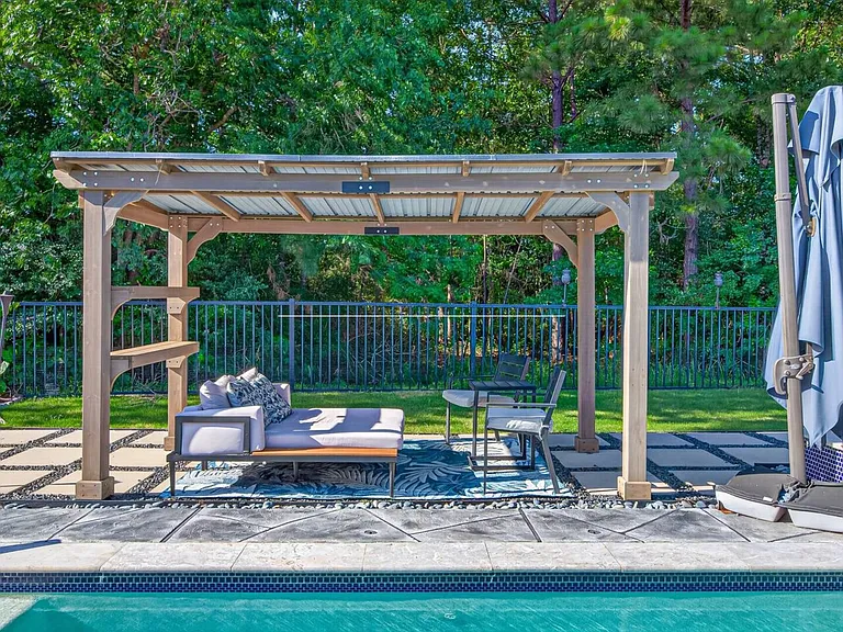 Polletts Cove Ct — Photo 44