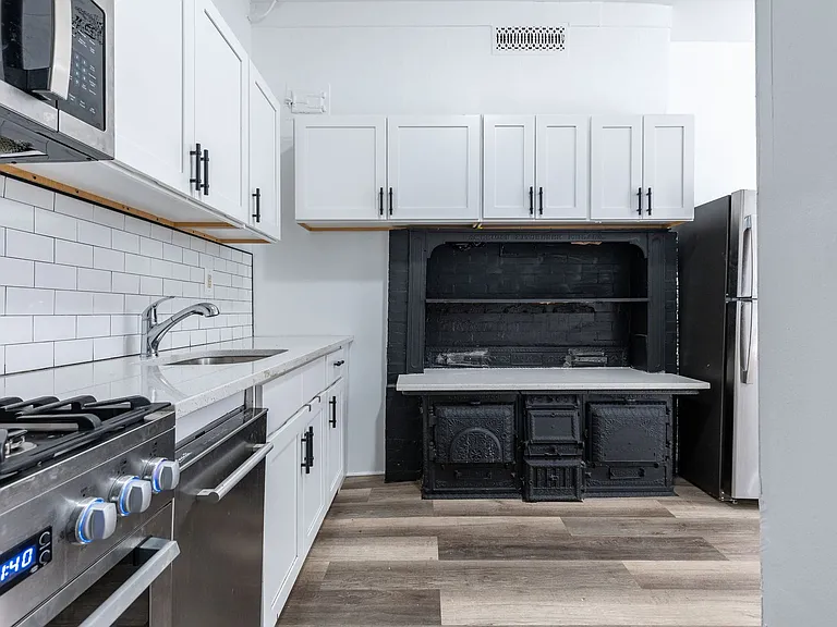 814 N Broad St — Photo 2