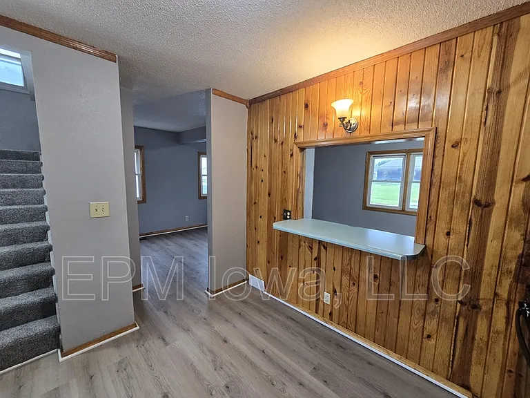 301 Rath St — Photo 8