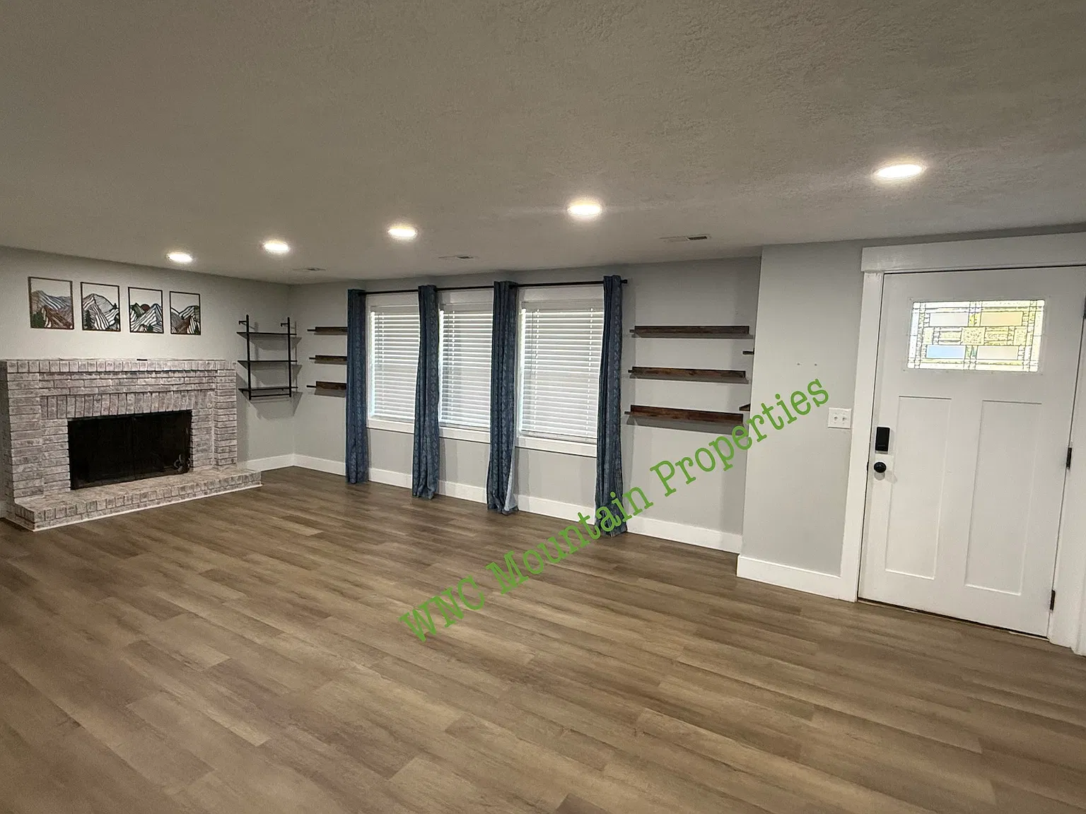 Stoney View Court - 1 — Photo 4
