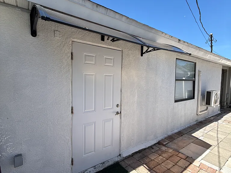 7805 N Jamaica St — Photo 12
