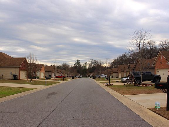 5th image of 904 Meriweather Dr