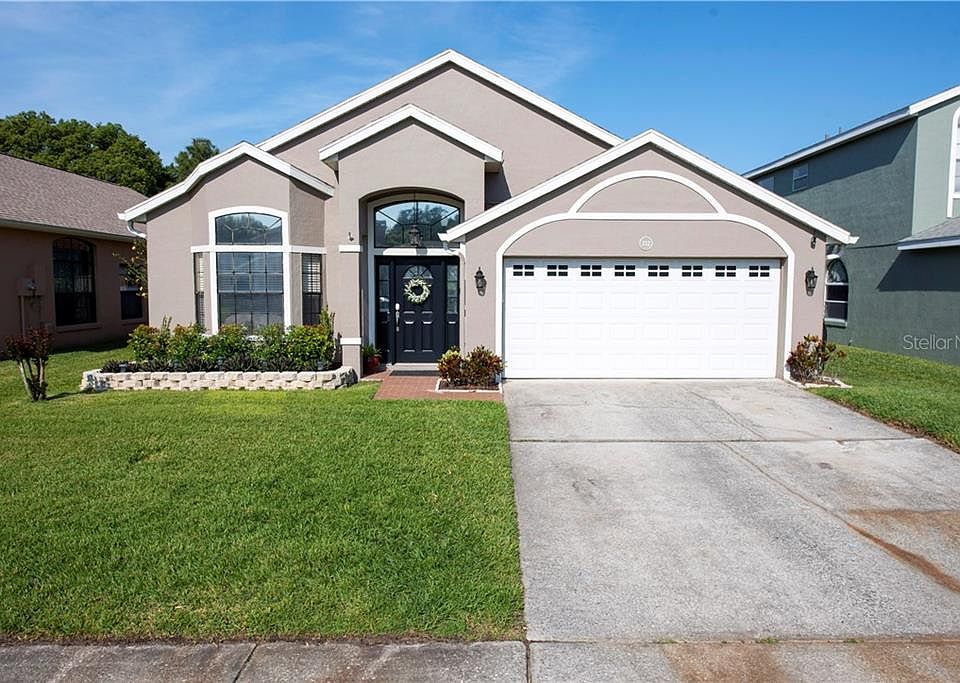 Home For Sale In Waterford Lakes