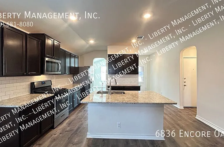 6836 Encore Oaks — Photo 8