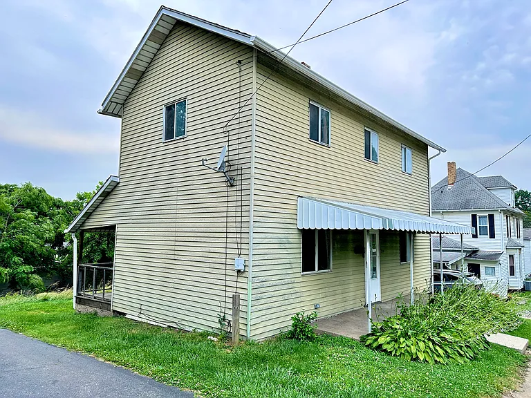 1208 Williams St — Photo 2