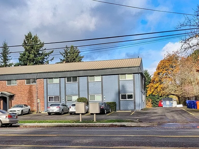 Cully Park Apartments — Photo 17