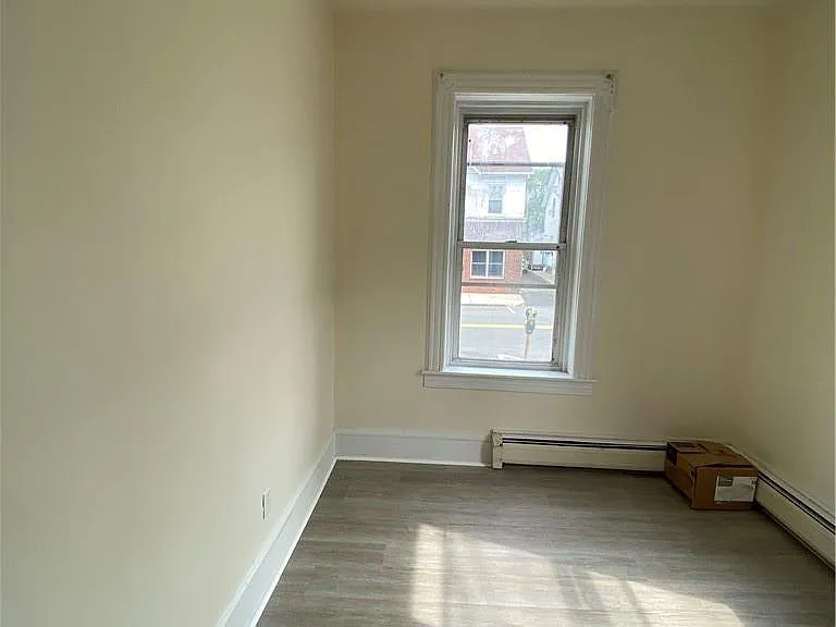 8 Franklin Ave #1 — Photo 6
