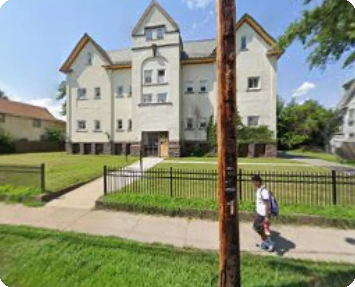 89 Carey Ave — Photo 2