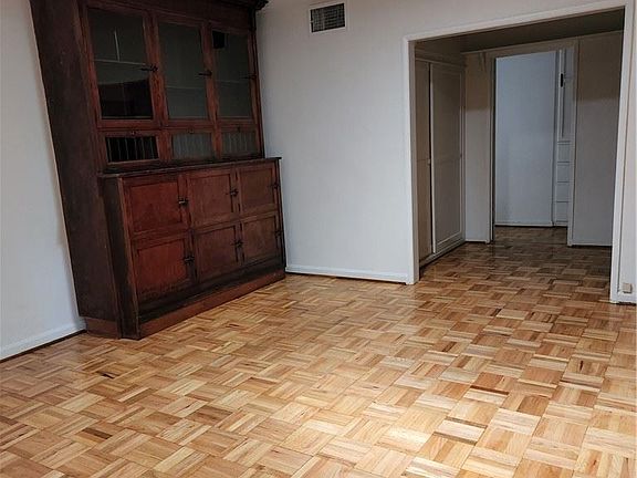 2nd image of 361 W Orange Grove Ave