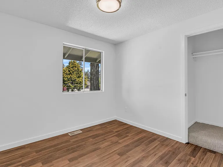 405 SW 116th Pl — Photo 11