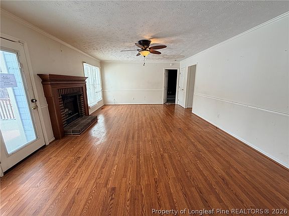 5th image of 2381 Dunwoody Dr