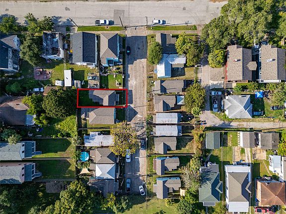 2nd image of 1507 J H Clouser Ln