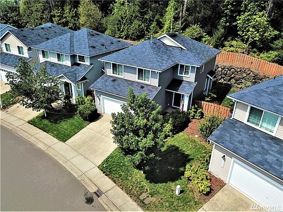 3rd image of 796 Fenway Ln SW