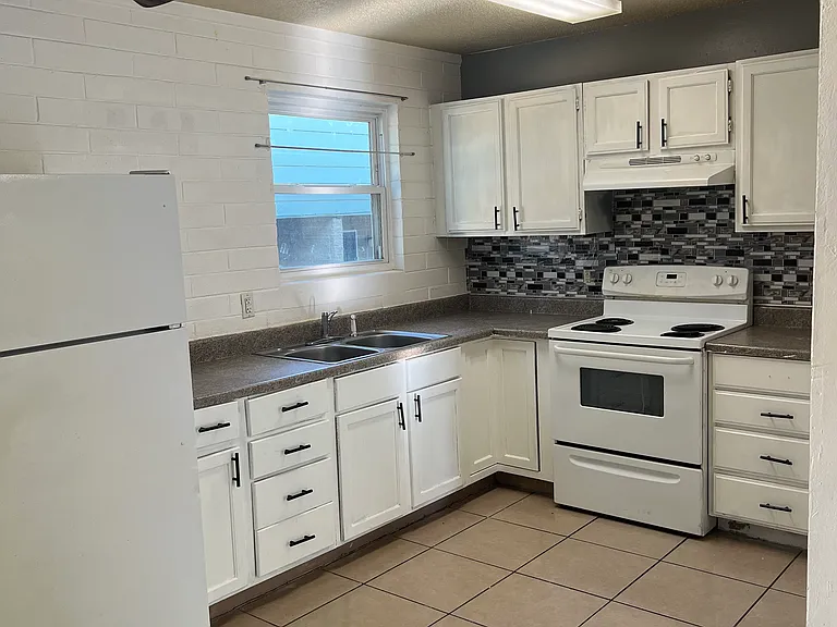 3706 Keltner Ave #A — Photo 2