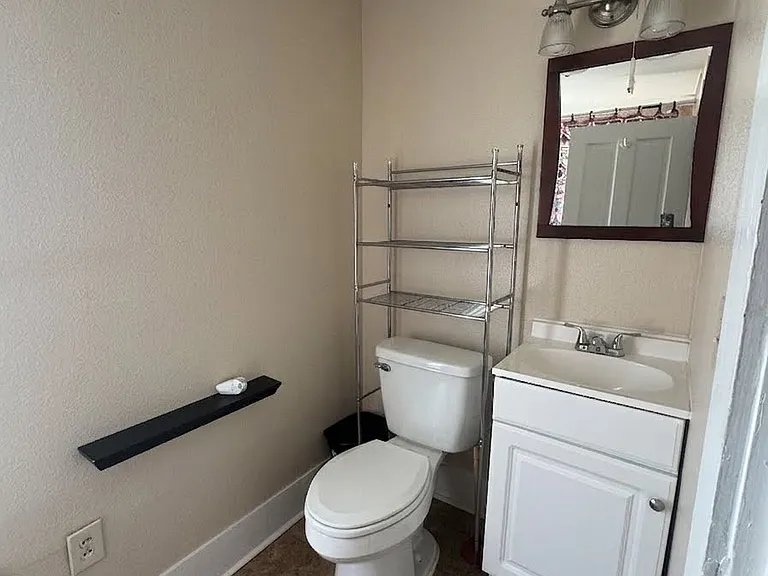 27 S Grove St #29 — Photo 7