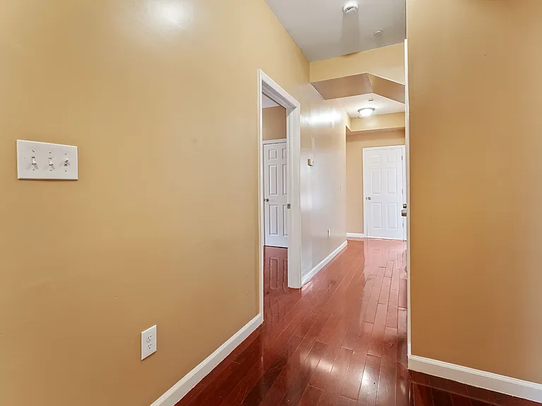 39 N Burnett St — Photo 5