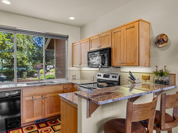 3rd image of 675 Sagebush Cir