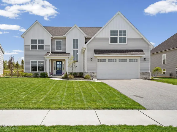 130 Barton Creek Dr, Perrysburg, OH 43551