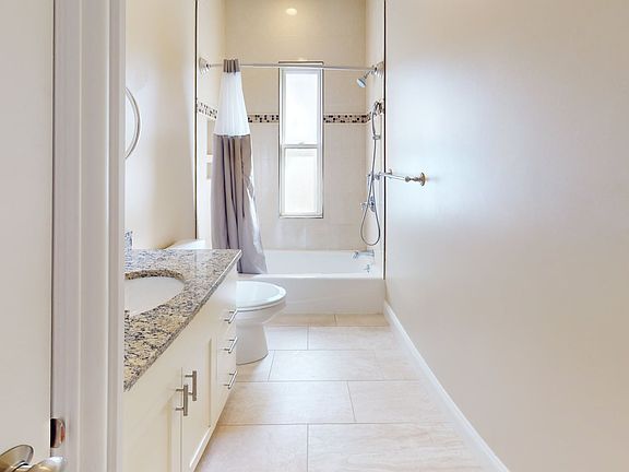 3rd image of 38 Berkeley St #3FR