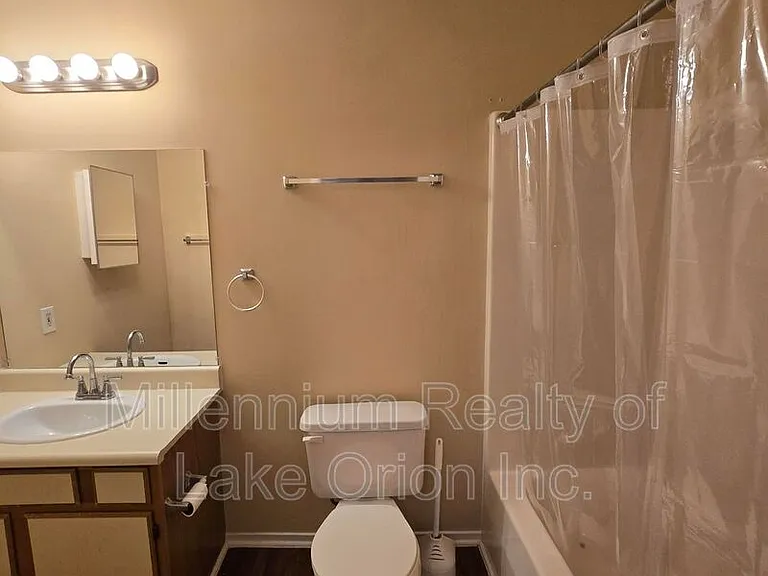 25 Louck St #16 — Photo 10