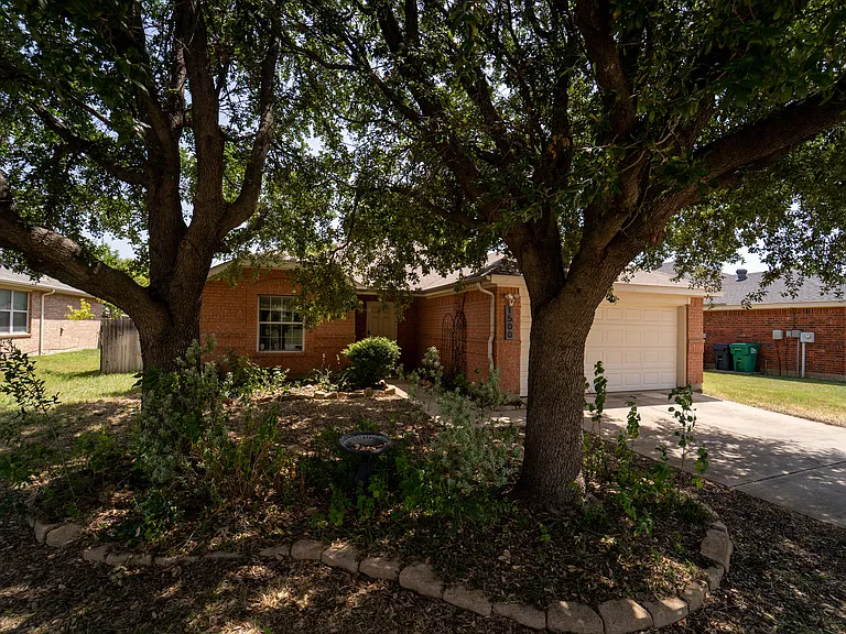 1500 Morin Dr — Photo 2