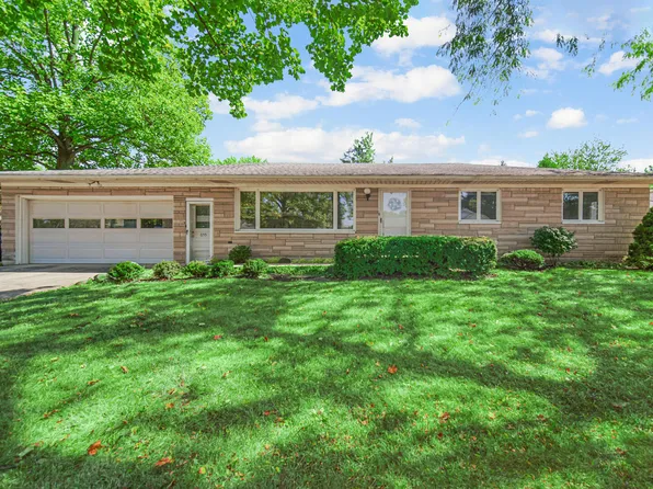 655 Dove Dr, Valparaiso, IN 46383