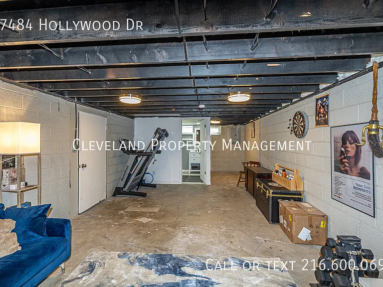 27484 Hollywood Dr — Photo 27