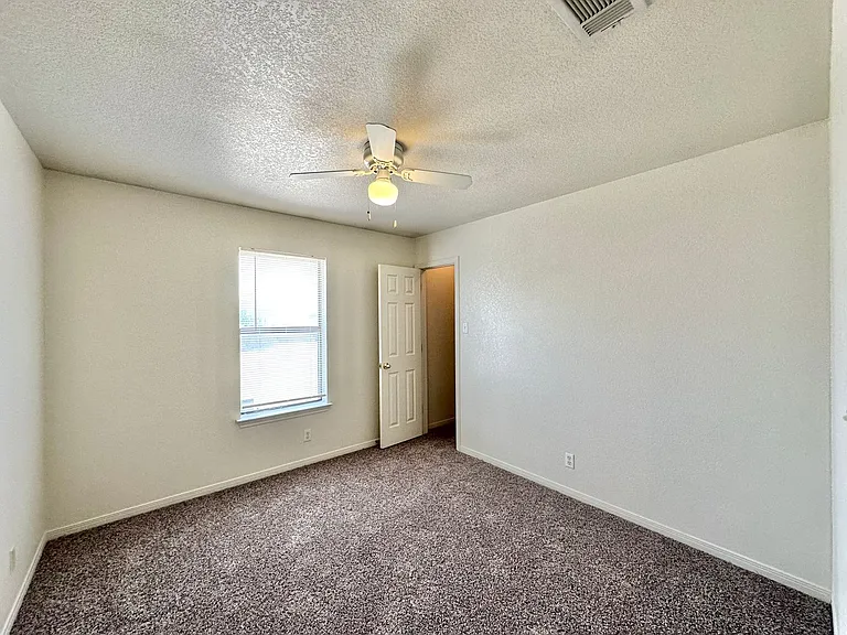 5206 Daybreak Dr — Photo 14
