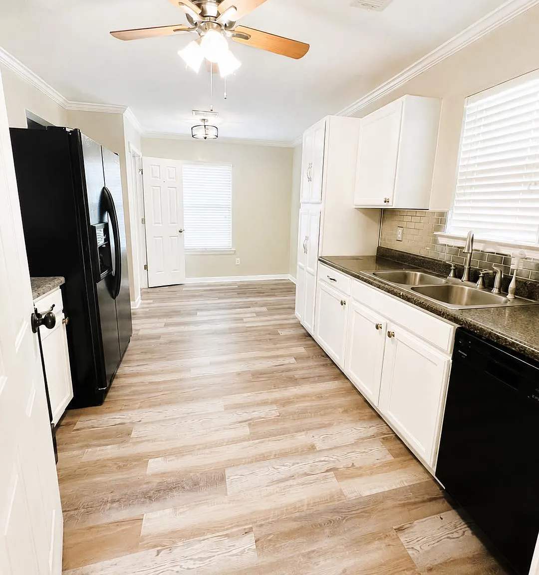 4 bed, 1414 sqft, $1,800 — Photo 2