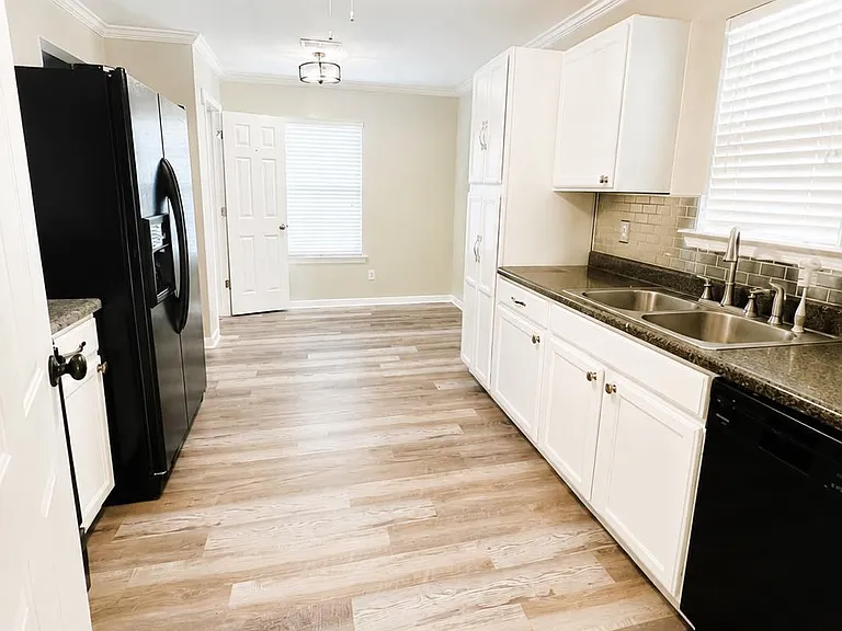 744 Jack Russell Ct — Photo 2