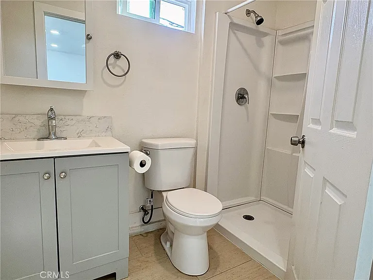 296 N Allen St — Photo 6