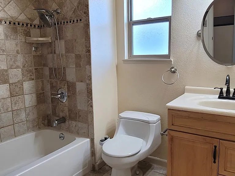 152 Redwood Ave — Photo 22