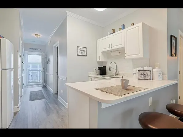 4631 Wild Iris Dr APT 302, Myrtle Beach, SC 29577